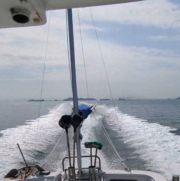 船底掃除フジツボ除去で完全復活。遊漁船HORIZON